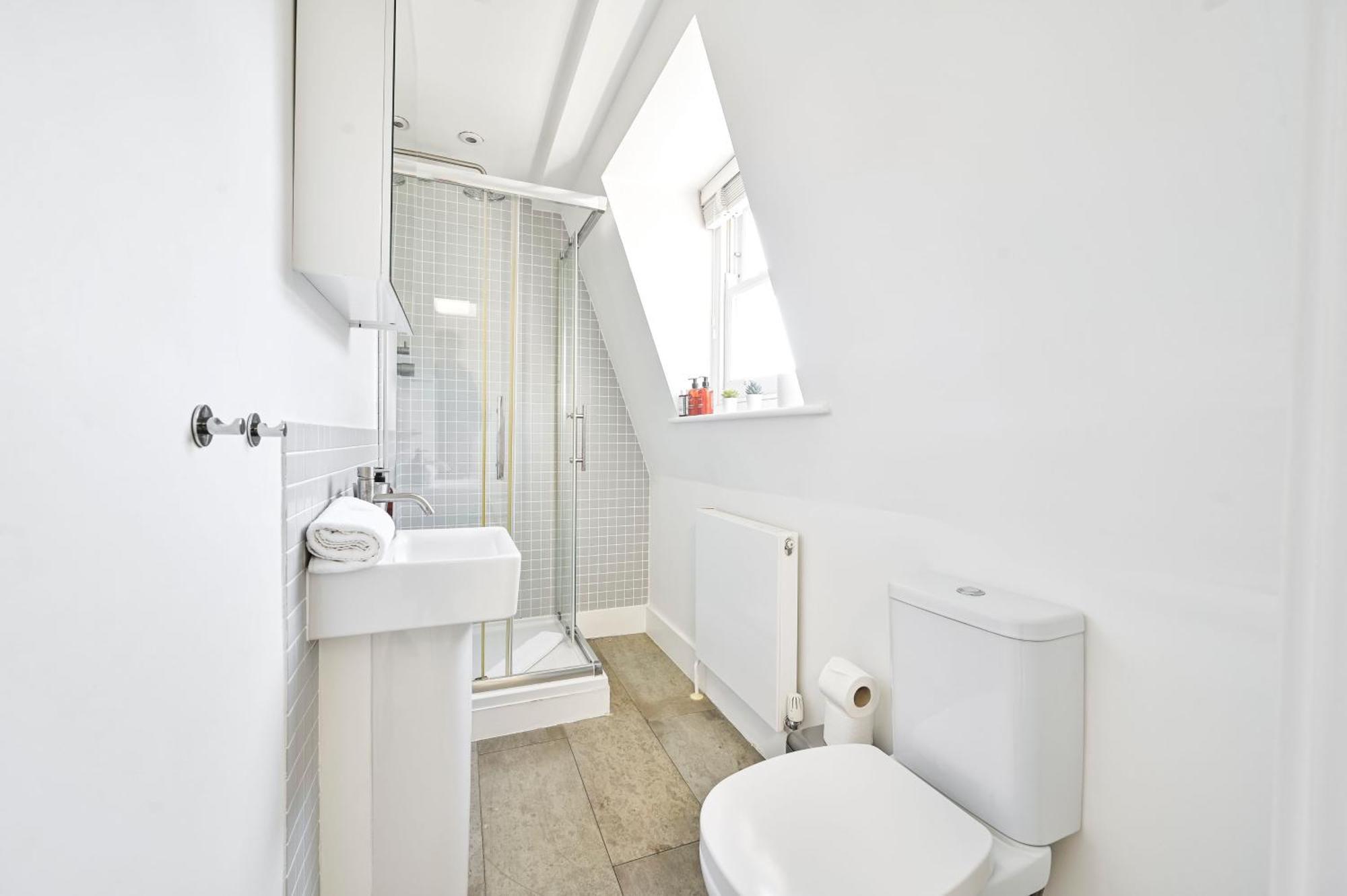 Farringdon Comfortable 3 Bed * Londra